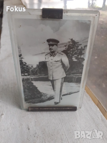 Стара снимка на Сталин в стъклена рамка, снимка 2 - Антикварни и старинни предмети - 53371337