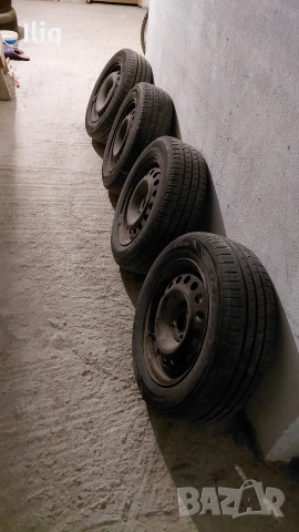 четери лятни и две зимни. с. джанти на цената на една нова гуми. 