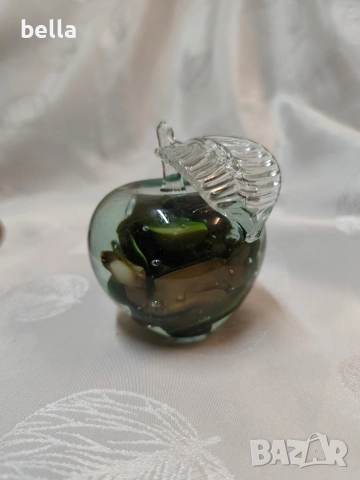 Стъклено преспапие „Ябълка“-Муранско стъкло