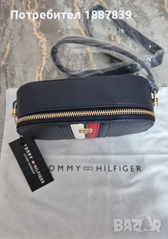 Дамска тъмно-синя чантичка Tommy Hilfiger, снимка 4 - Чанти - 53860603