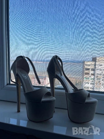 Високи токчета