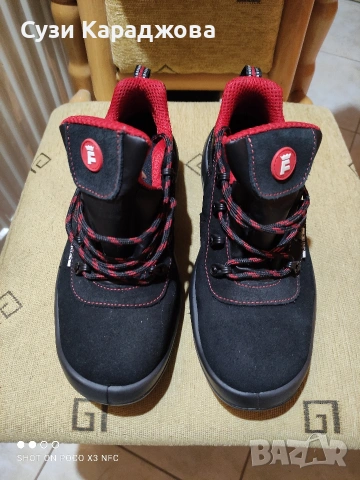 Велурени защитни работни обувки