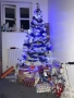 Коледна Снежно бяла или зелена елха с шишарки + пласмасова стойка ТОП ПРЕДЛОЖЕНИЕ, снимка 9