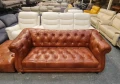 Кафяв кожен диван тройка и табуретка тип Честърфийлд, снимка 9