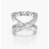 *ЧИСТО НОВ* пръстен на Swarovski - Хипербола кубичен циркониев пръстен, снимка 2 - Пръстени - 45149376