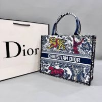 Дамска чанта Christian Dior, снимка 3 - Чанти - 45248528