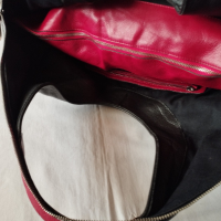 ЕСТЕСТВЕНА КОЖА на MOSCHINO голяма дамска чанта в черно и червено, снимка 6 - Чанти - 44975591