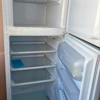 продавам хладилник indesit в добро състояние,взимане от място,размери 167,60,50, снимка 3 - Хладилници - 45011902