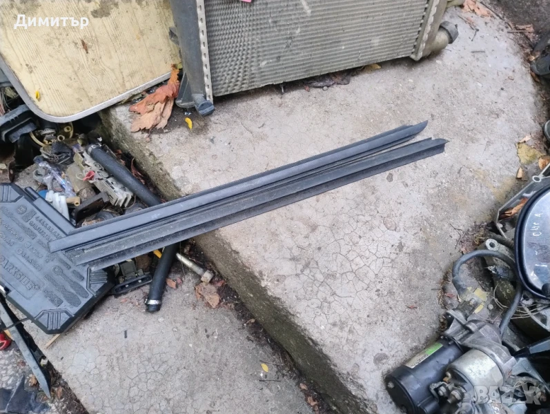 Лайстни Стъкло Врата Вътрешни Задни За Мерцедес Ц 2003г / Mercedes C 2003y, снимка 1