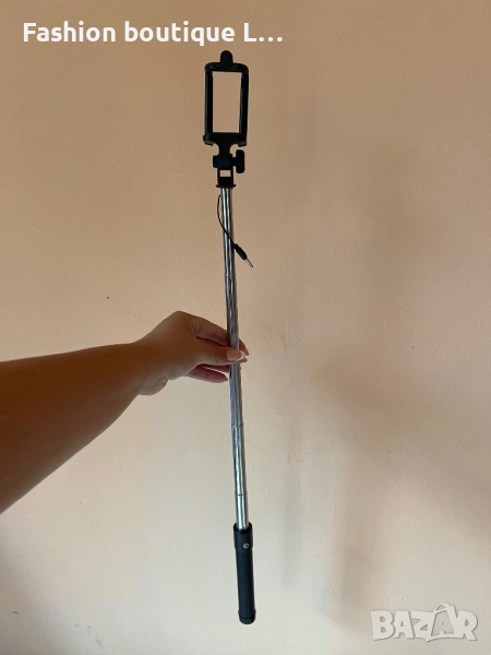 Селфи стик в черен цвят с бутон за снимане на дръжката 🖤 , снимка 1