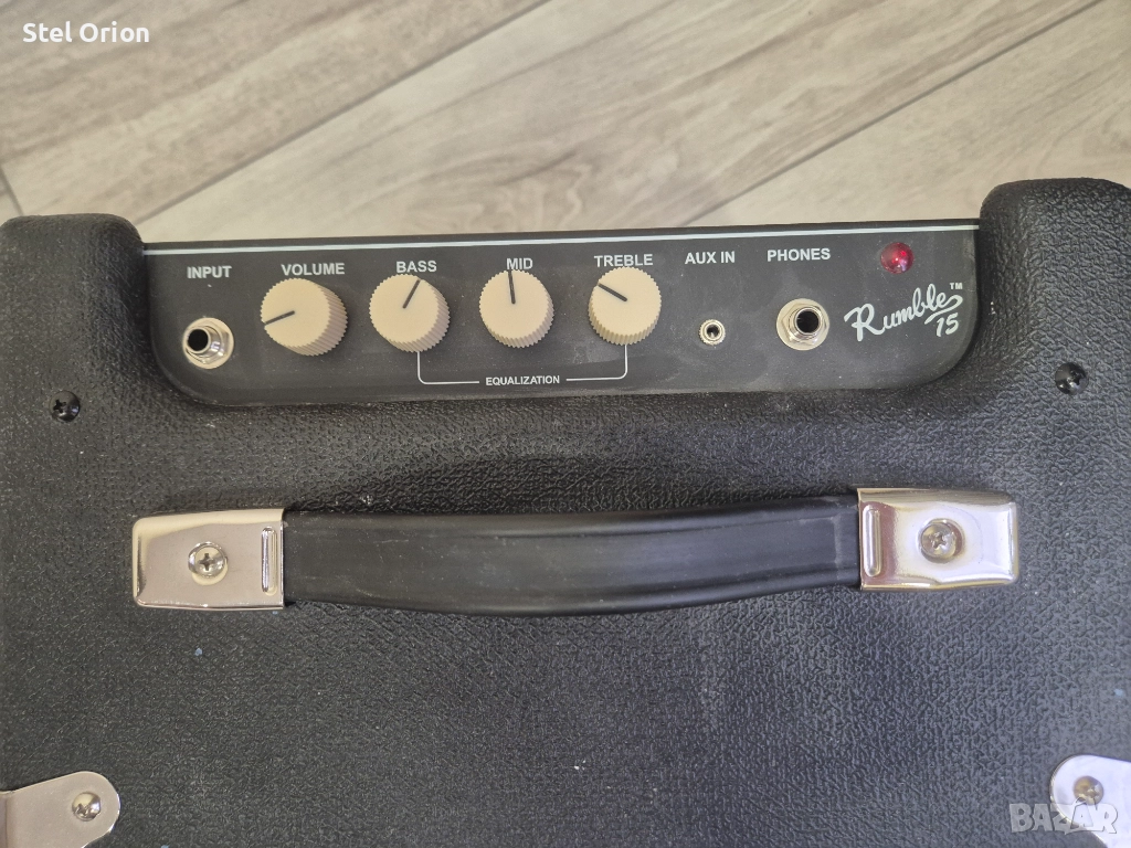 Бас китара squier (розова) и усилвател rumble 15, снимка 1