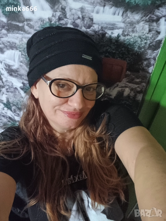 Черна шапка, снимка 1