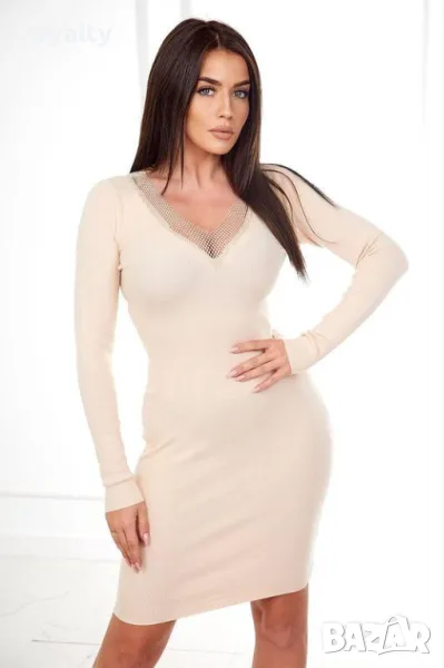 Дамска бежова рокля с ефектно деколте, снимка 1