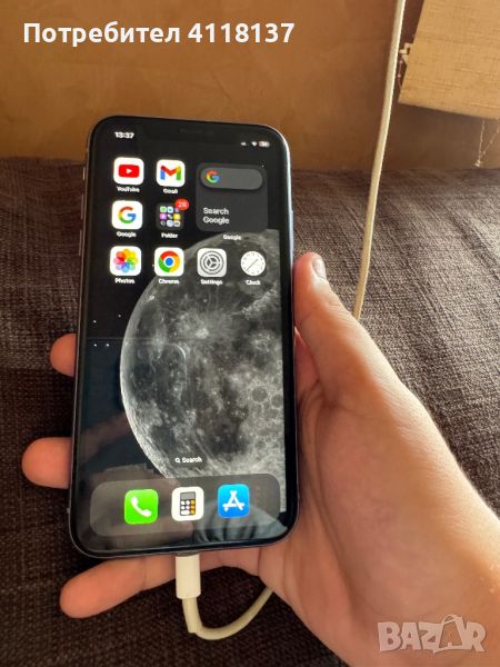 iPhone 11 64 GB + 17 калъфа, снимка 1