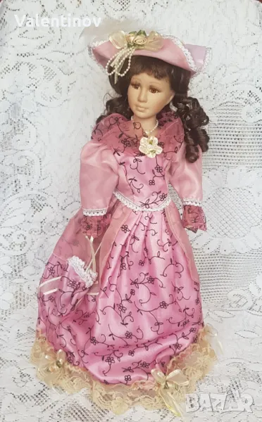 Порцеланова кукла със стойка , снимка 1