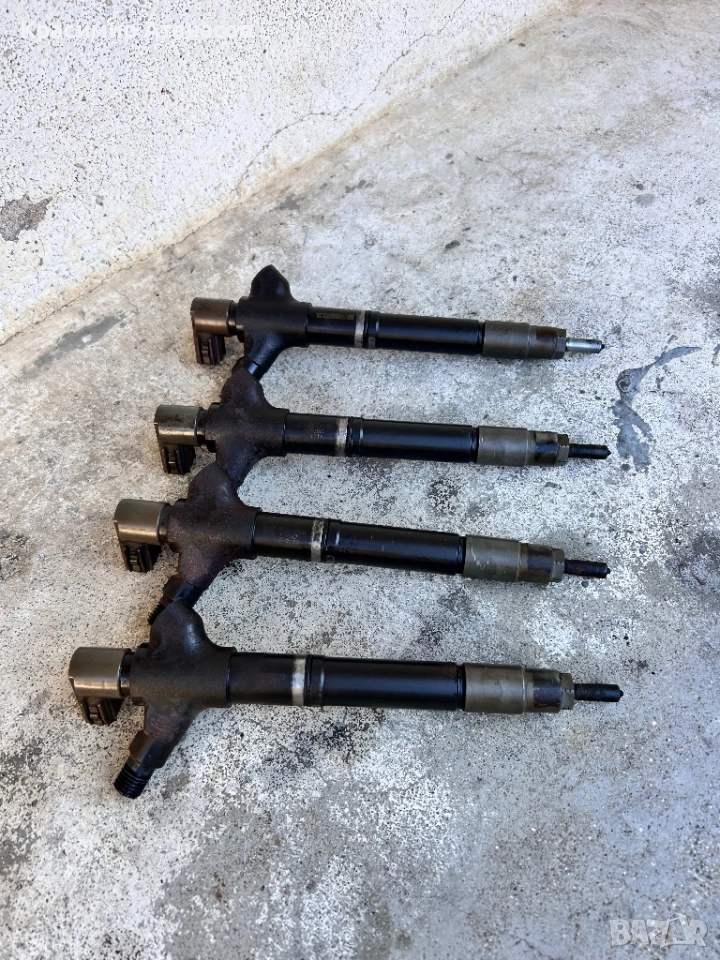 23670-0R100. Дюза за Тойота Авенсис T27. D-4D. 126кс. 2009-2015г, снимка 1