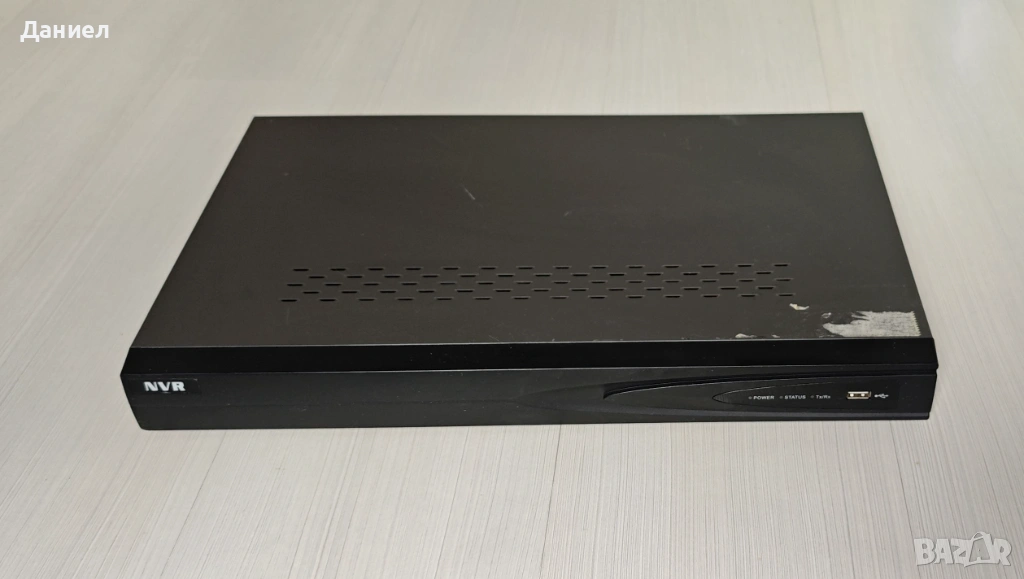 NVR Hikvision DS-7604NI-SE/P за 4 IP камери, снимка 1