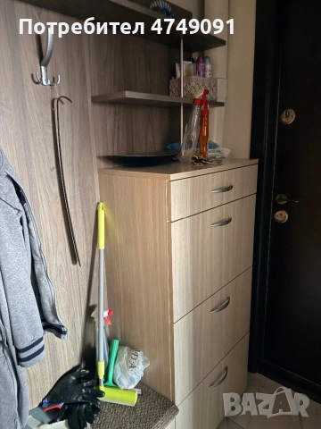 Продавам модерна закачалка , снимка 2 - Шкафове - 53629942