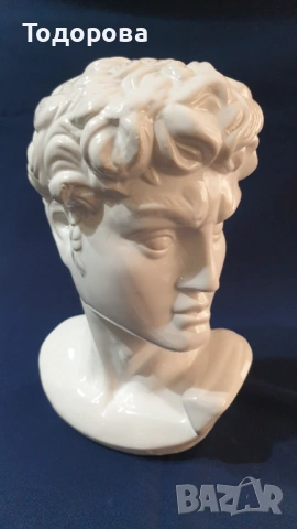 Порцеланов интериорен  бюст на Давид