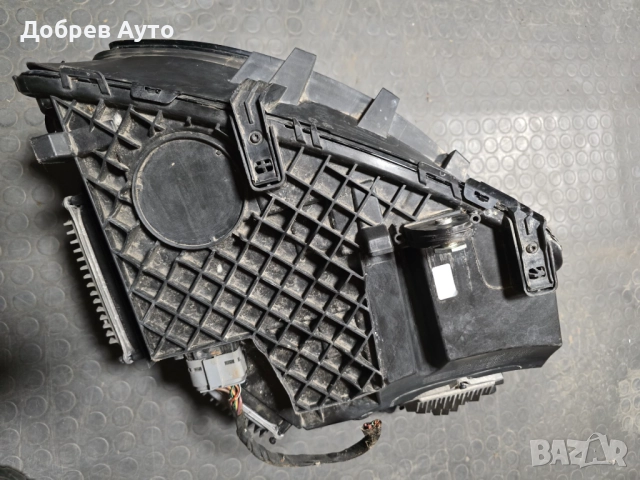 Ляв оборудван LED фар за Mercedes GLE W253 , снимка 2 - Части - 52425789