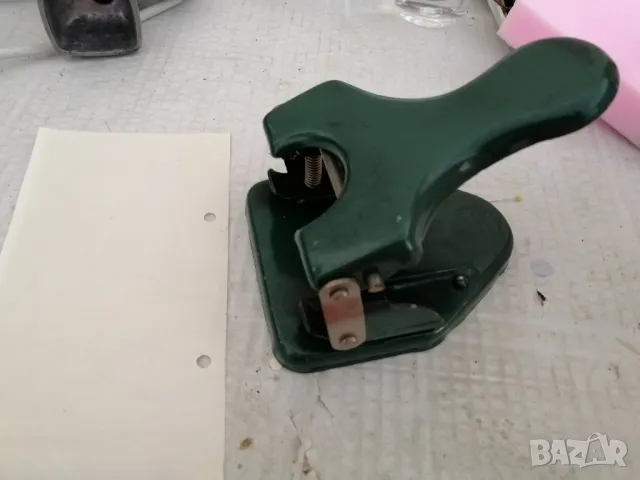 Ретро, български перфоратор за хартия