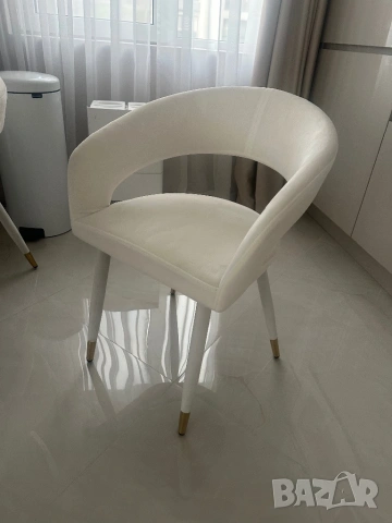 Трапезен стол кресло - бял велур