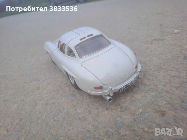 Mercedes Benz Бял цвят.Burago 1954г. 300 SL мащабен 1:18 модел ретро автомобил, снимка 4 - Колекции - 45080415