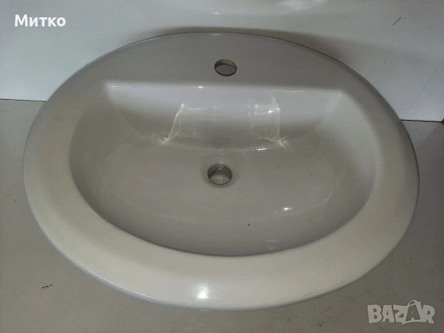 Порцеланова бяла мивка за баня със дребна забележка , снимка 2 - Мивки - 53696151