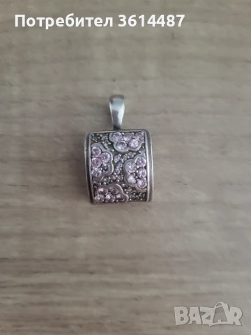 Сребърна висулка с камъчета, снимка 2 - Колиета, медальони, синджири - 50672411