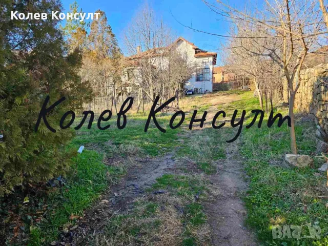 Продавам триетажна къща в село Стойково , снимка 4 - Къщи - 49212756