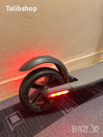 Електрически скутер Segway Ninebot ES2 с две зарядни, снимка 2 - Друга електроника - 53970517