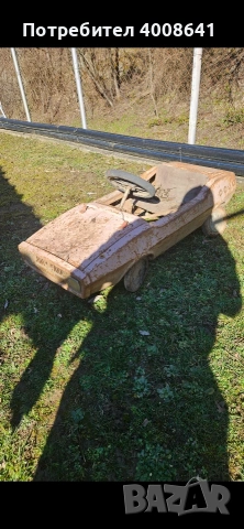 Метална стара детска кола с педали Радуга, снимка 2 - Други ценни предмети - 53671909