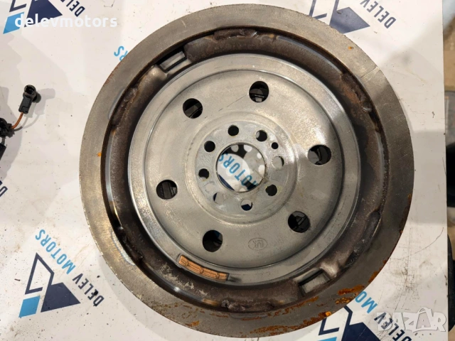 05L105266H демпферен маховик от Volkswagen Passat 8, 2.0 TDI с двигател DTR, снимка 2 - Части - 53753744