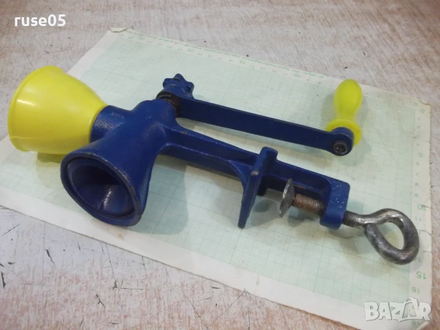 Машинка за мелене на чер пипер , бахур , кафе и други нова