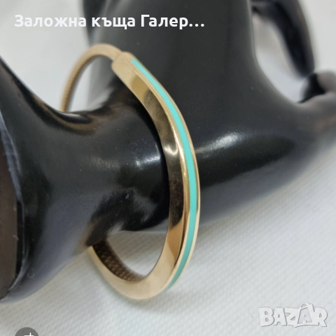 Златна твърда гривна 585 (14 карат) с емайл – елегантен и изискан аксесоар!, снимка 5 - Гривни - 54214563