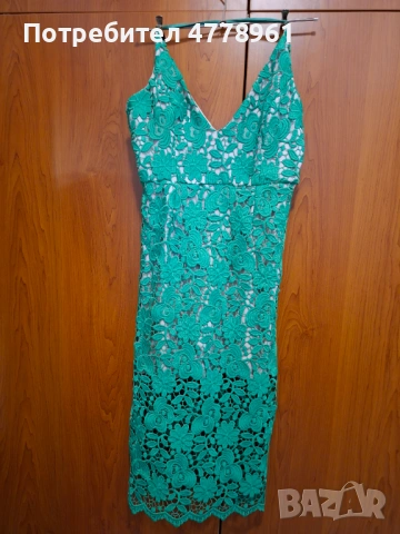 Рокля дантела