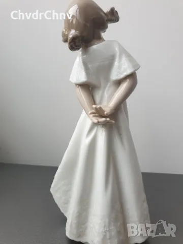 НАО ЛАДРО испанска порцеланова фигура на момиче в нощница/NAO Lladro статуетка 20см, снимка 3 - Колекции - 47208536