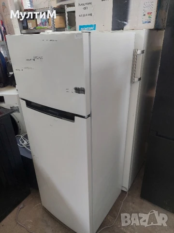 Хладилник с горна камера, снимка 1