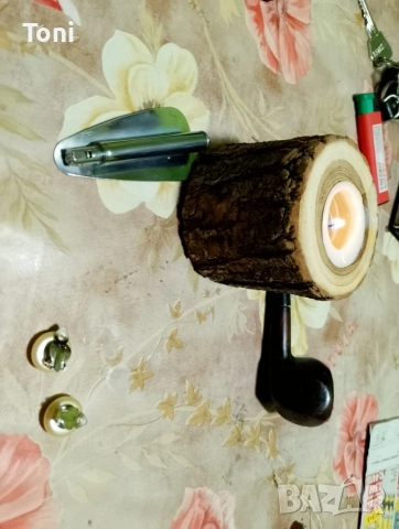 дървен свещник,мини сгъваема обувалка,лула 