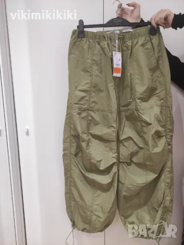 Широк тънък панталон, parachute pents Bershka, XL, снимка 1 - Панталони - 47206067