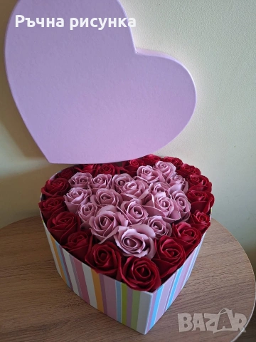 Букет сърце в кутия 35 рози , снимка 2 - Декорация за дома - 53766480