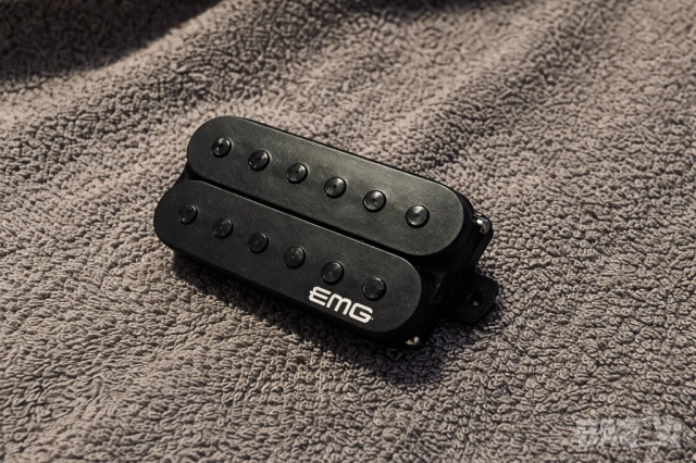 Заменям адаптер EMG Retro Active Hot 70 Alnico-5 (neck) в отлично състояние