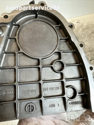 Капак на двигател десен за Volkswagen Touareg 3.0 Tdi (2009) 059103130E, снимка 2 - Части - 54190717