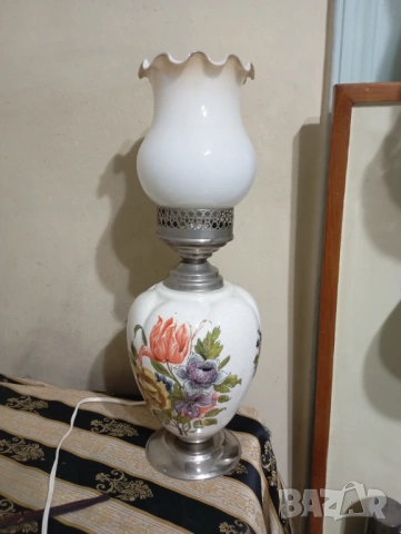 Винтидж настолна лампа 