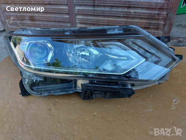 Десен фар за Nissan Qashqai J11, снимка 2 - Части - 50749674