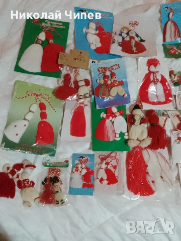 Продавам мартеници.