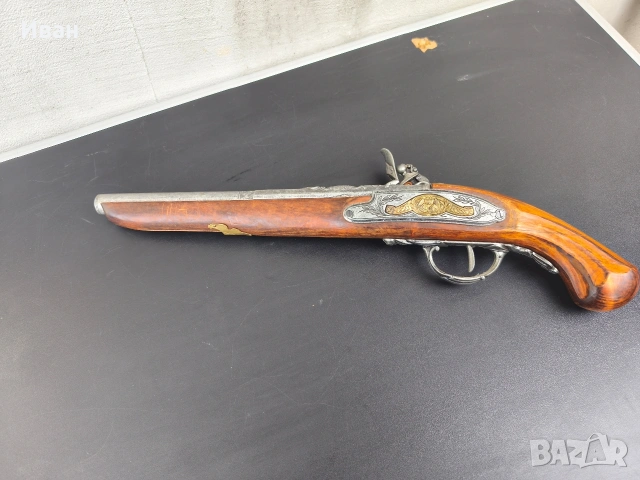 Кремъчен пистолет Реплика за възстановки и декорация , снимка 8 - Антикварни и старинни предмети - 53719338