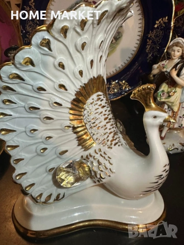 Capodimonte Italy  Circa 1980 Porcelain Peacock Figurine W/ Colorful Crystal Accents “Паунът” , снимка 5 - Антикварни и старинни предмети - 53020926