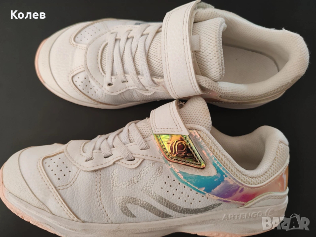 Бели детски маратонки, номер 35, стелка - 23 см. 