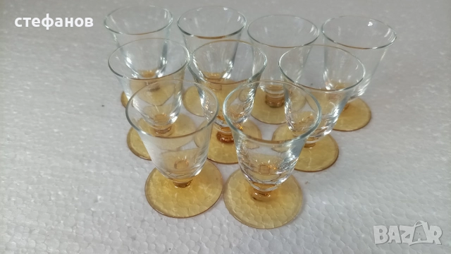 Малки ретро ракиени чашки, 9 бр, столче